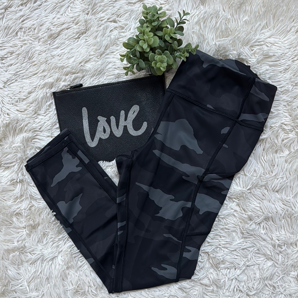 Athleta Camo 7/8 Leggings 💗 Black & Gray